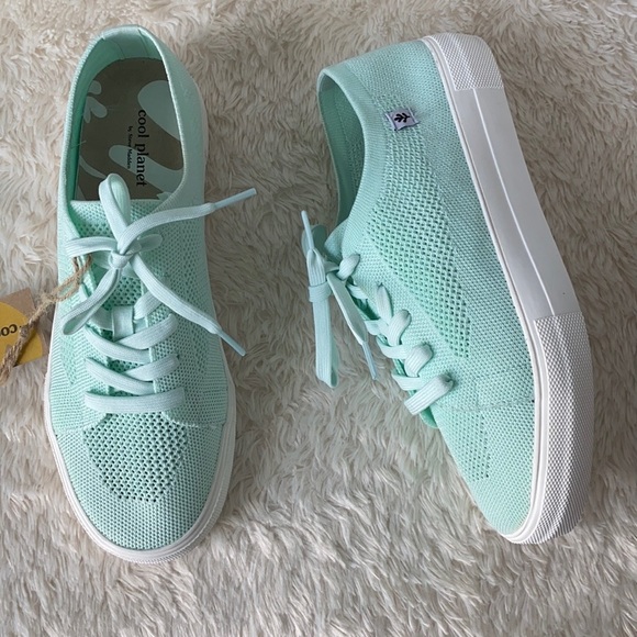 Steve Madden Shoes - Steve Madden Valeryy Lace Up Sneakers